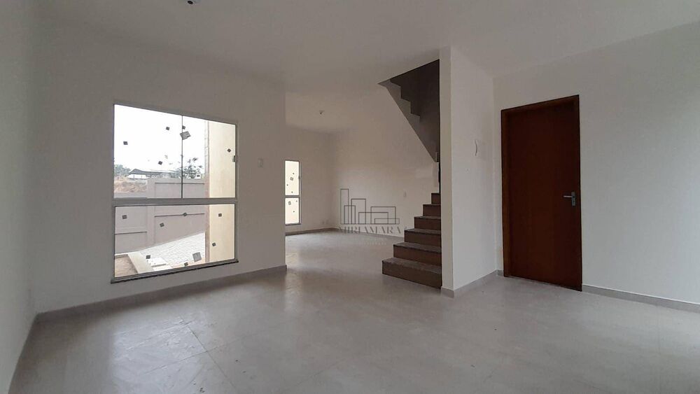Casa à venda com 2 quartos, 134m² - Foto 4