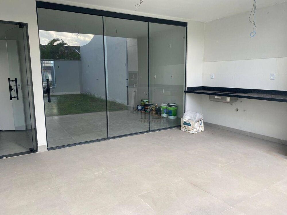 Casa à venda com 3 quartos, 205M2 - Foto 1