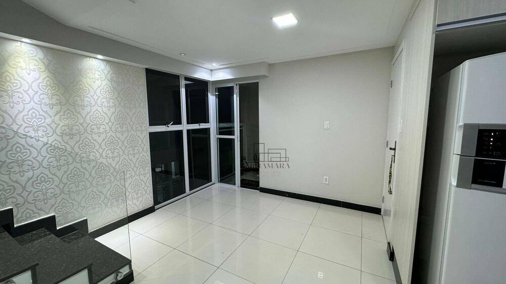 Cobertura à venda com 3 quartos, 214m² - Foto 4