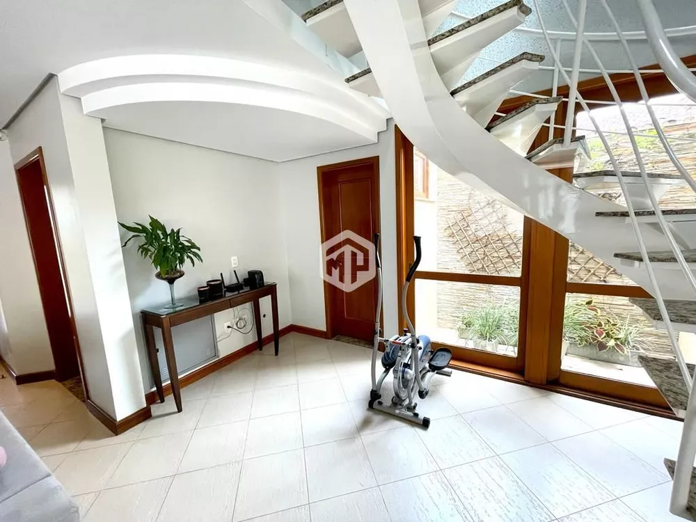 Casa à venda com 4 quartos, 339m² - Foto 6