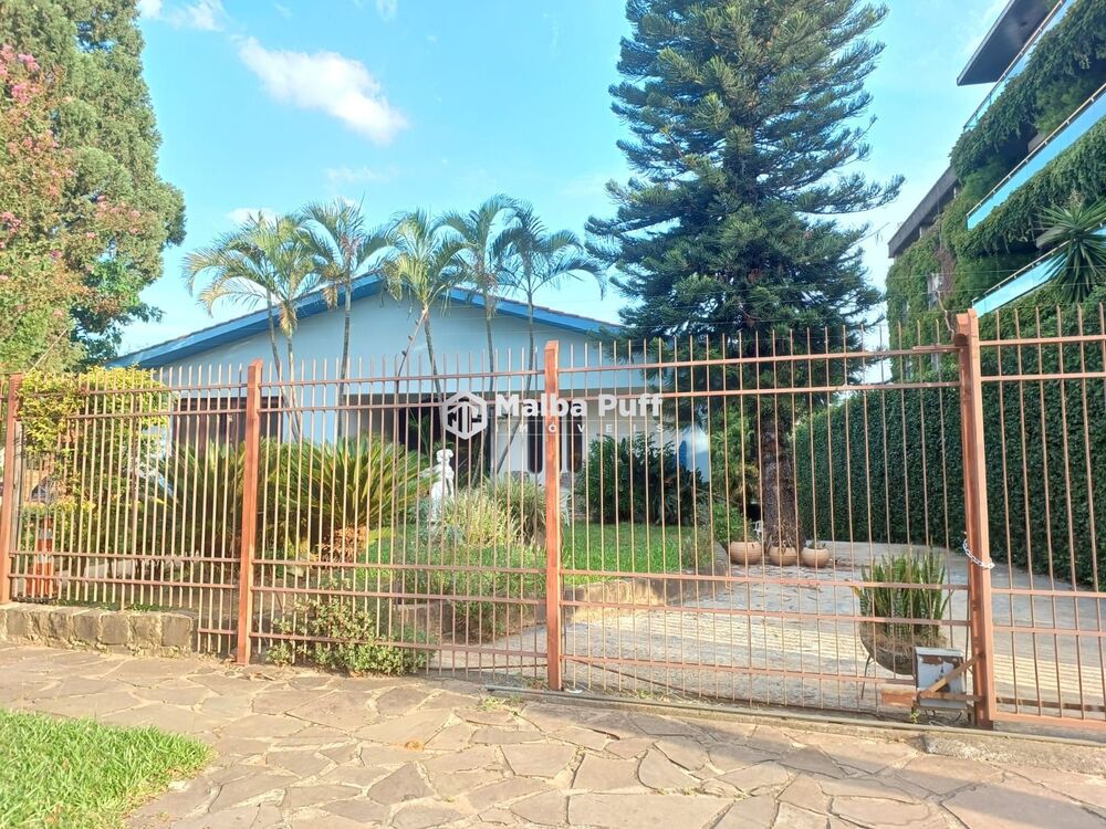 Casa à venda com 6 quartos, 400m² - Foto 1