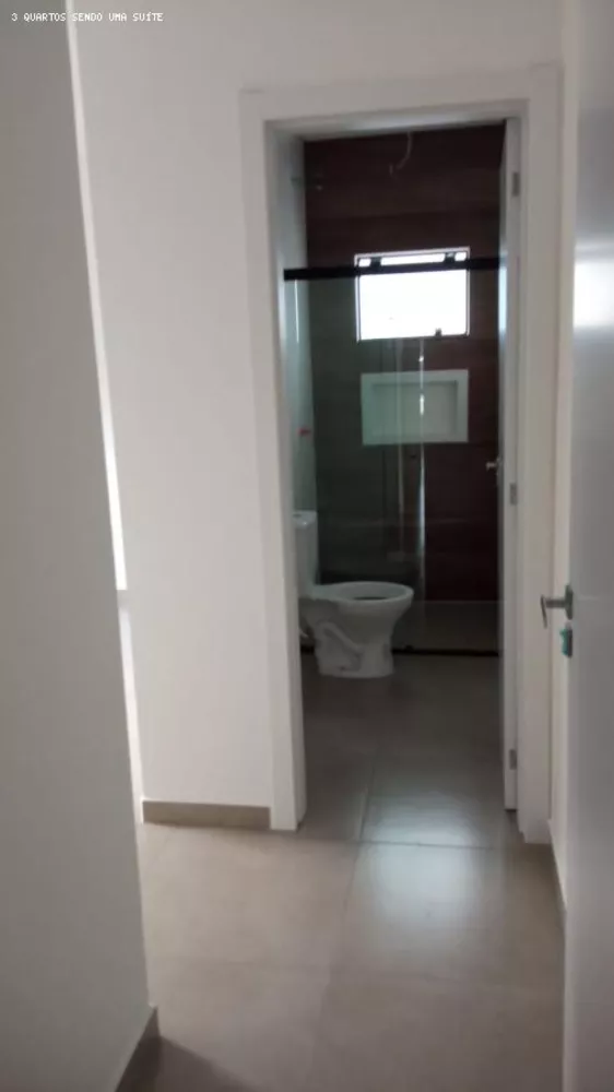 Casa à venda com 3 quartos, 77m² - Foto 4