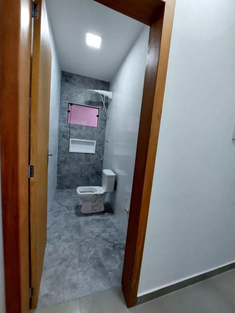 Casa à venda com 3 quartos, 100m² - Foto 4