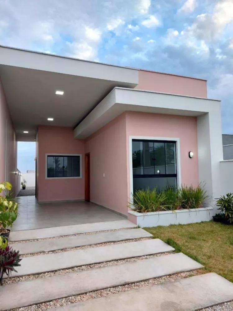 Casa à venda com 3 quartos, 100m² - Foto 1