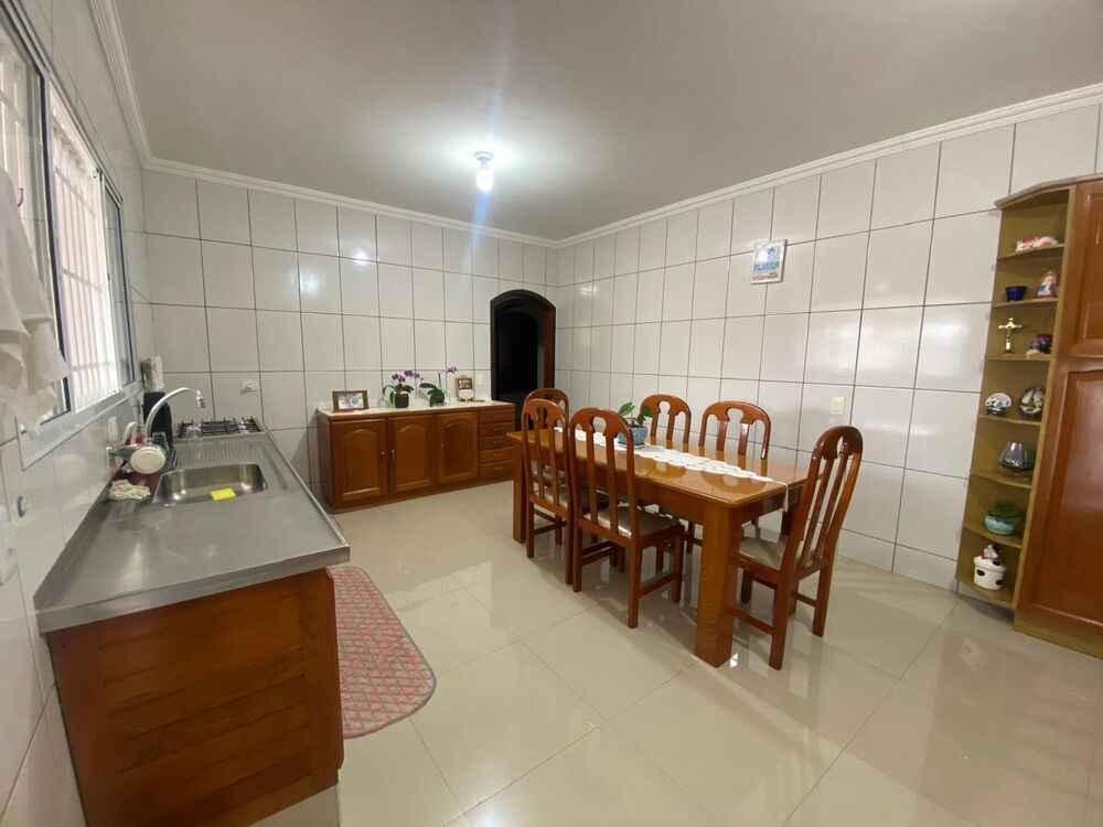 Chácara à venda com 2 quartos, 221m² - Foto 1