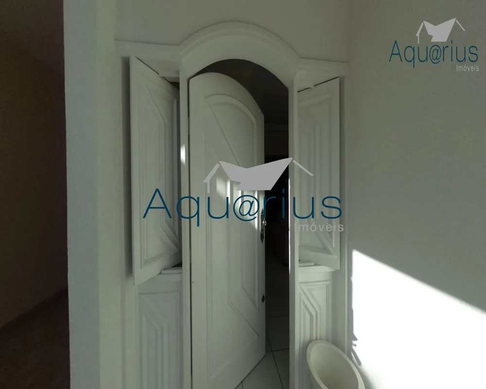 Casa, 4 quartos, 180 m² - Foto 1