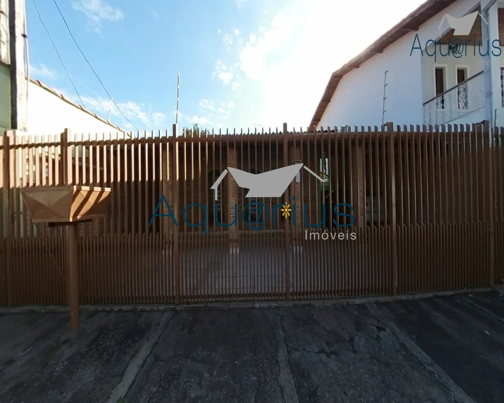 Casa, 4 quartos, 195 m² - Foto 1