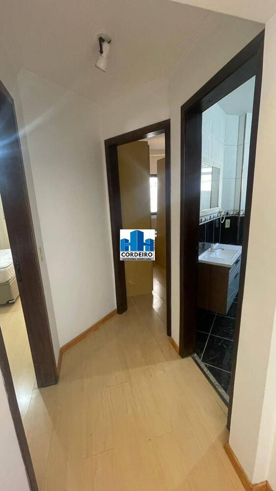 Apartamento para alugar com 3 quartos, 98m² - Foto 2