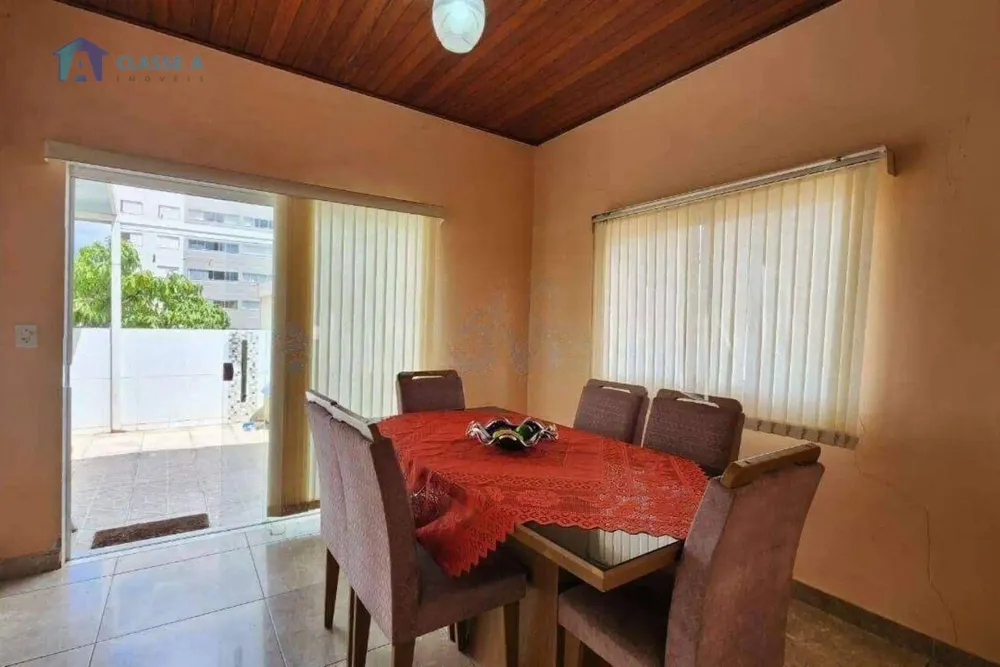 Casa, 5 quartos, 310 m² - Foto 1