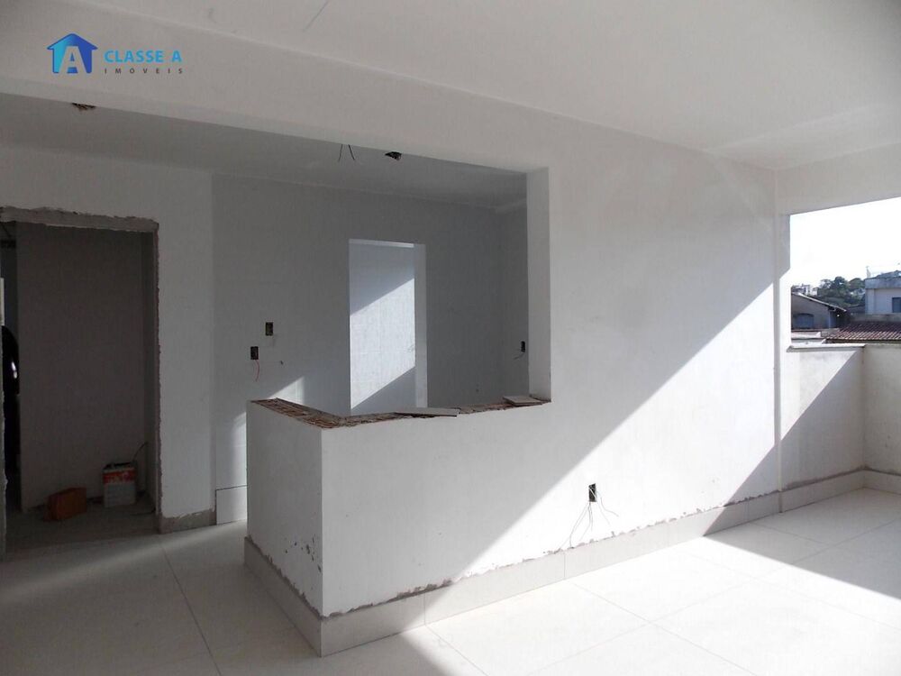 Apartamento à venda com 3 quartos, 81m² - Foto 2