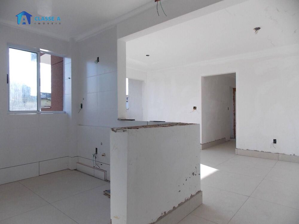 Apartamento à venda com 3 quartos, 81m² - Foto 1