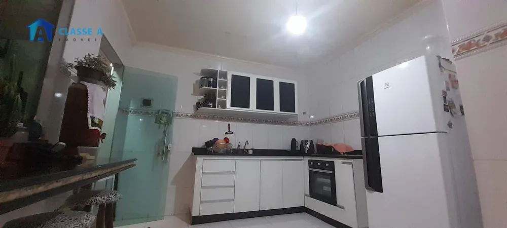 Casa, 4 quartos, 200 m² - Foto 1