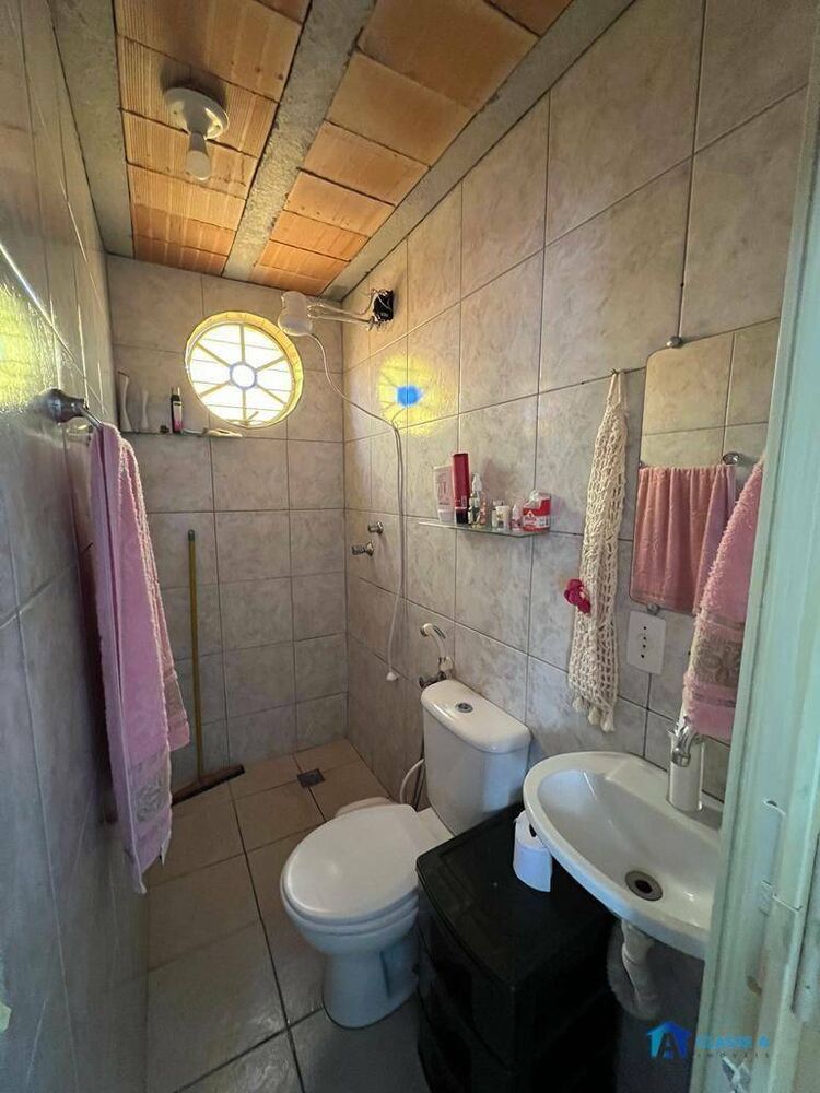 Casa, 5 quartos, 27 m² - Foto 1