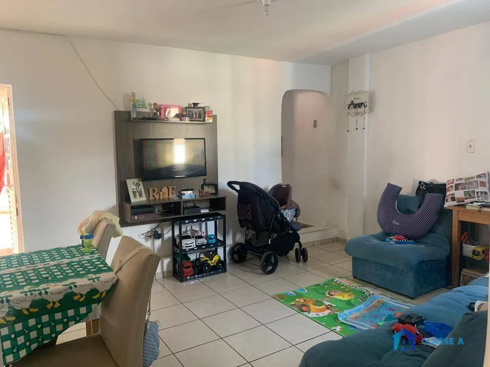 Casa, 6 quartos, 267 m² - Foto 1