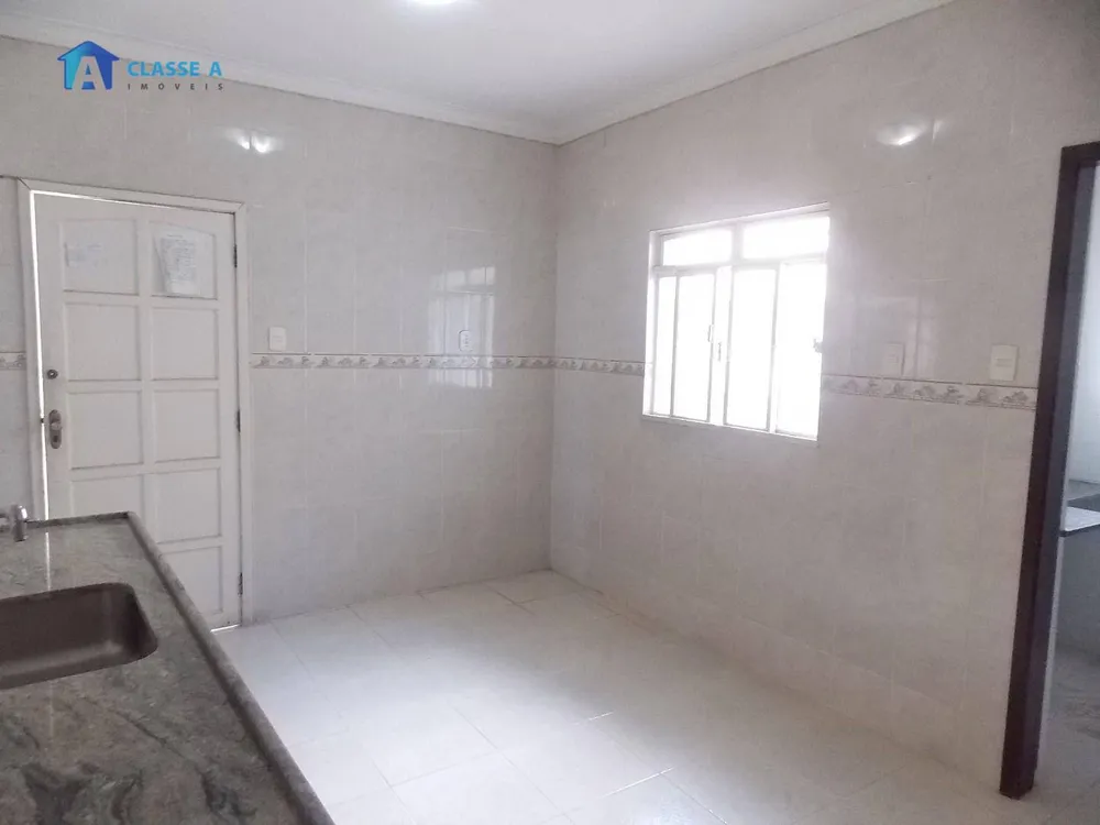 Casa, 3 quartos, 215 m² - Foto 1