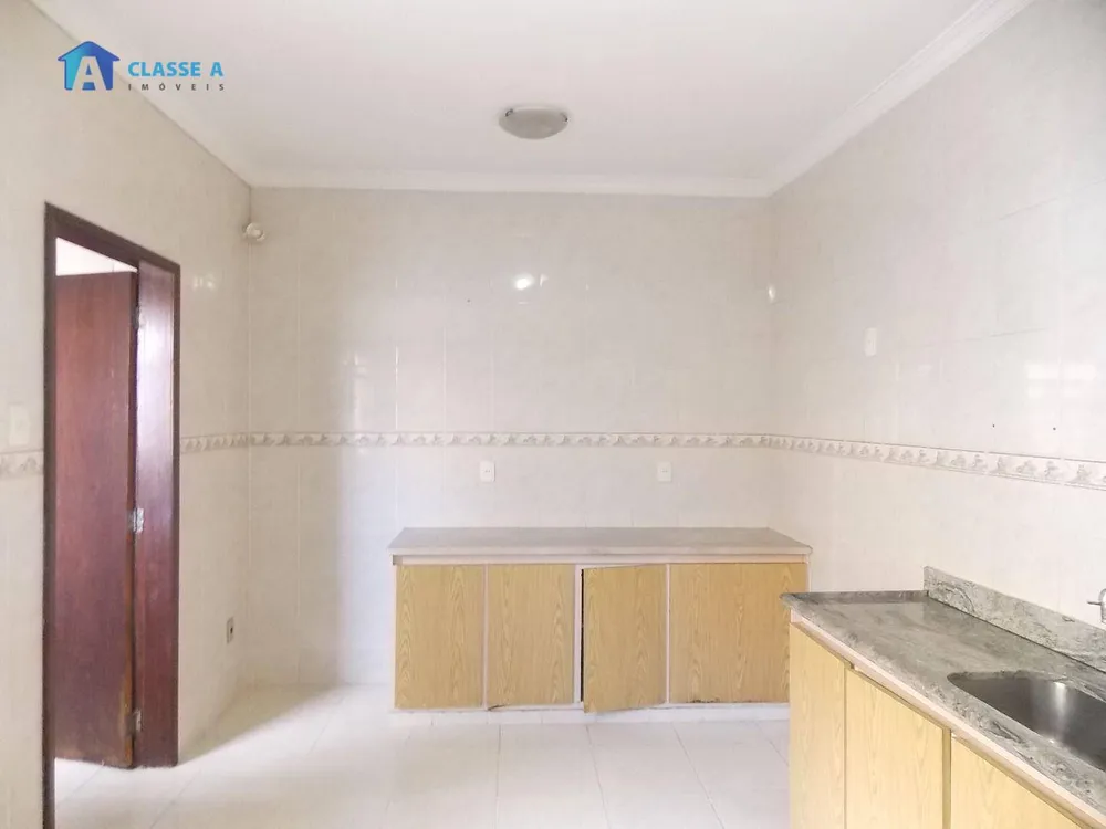 Casa, 3 quartos, 215 m² - Foto 3