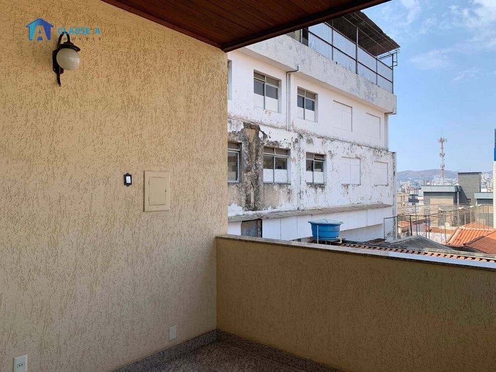 Casa à venda com 4 quartos, 200m² - Foto 13