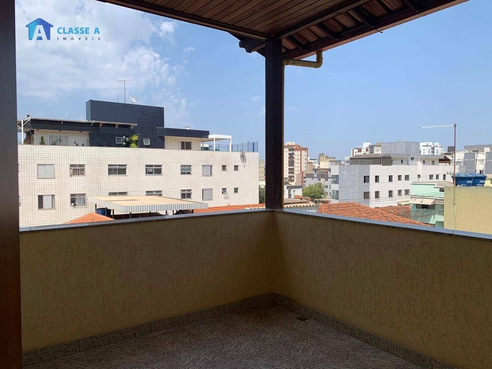 Casa à venda com 4 quartos, 200m² - Foto 12
