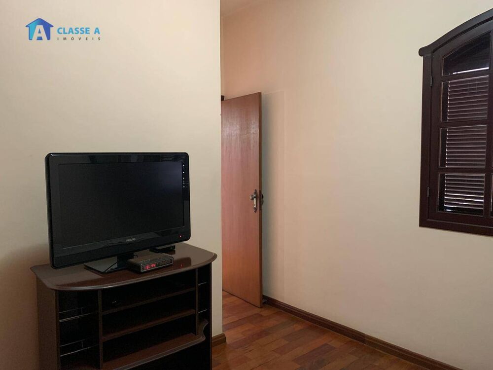 Casa à venda com 4 quartos, 200m² - Foto 9