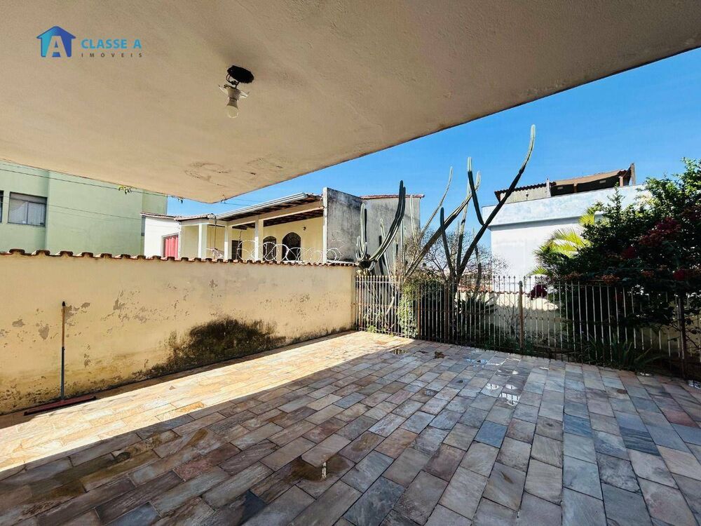 Casa, 4 quartos, 282 m² - Foto 1