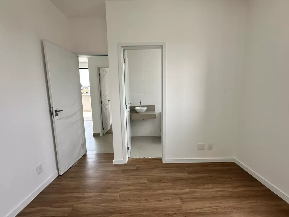 Apartamento à venda com 2 quartos, 64m² - Foto 4