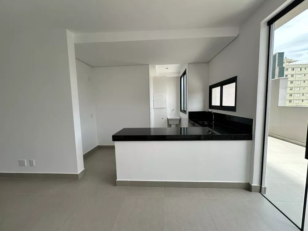 Apartamento à venda com 2 quartos, 64m² - Foto 2