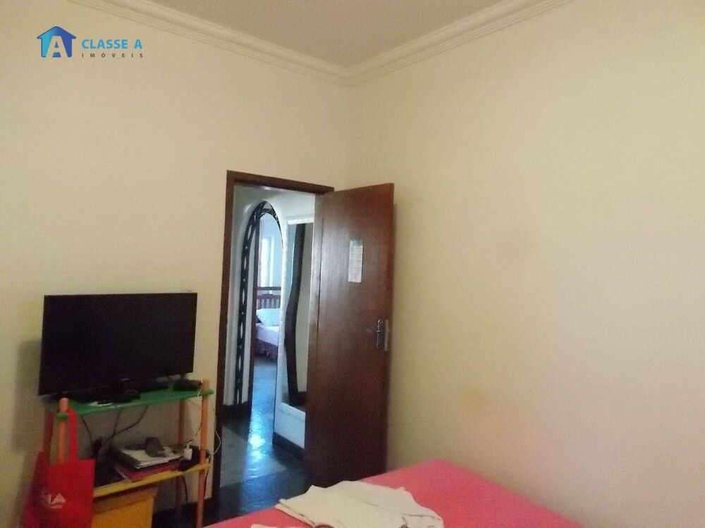 Casa, 3 quartos, 261 m² - Foto 1