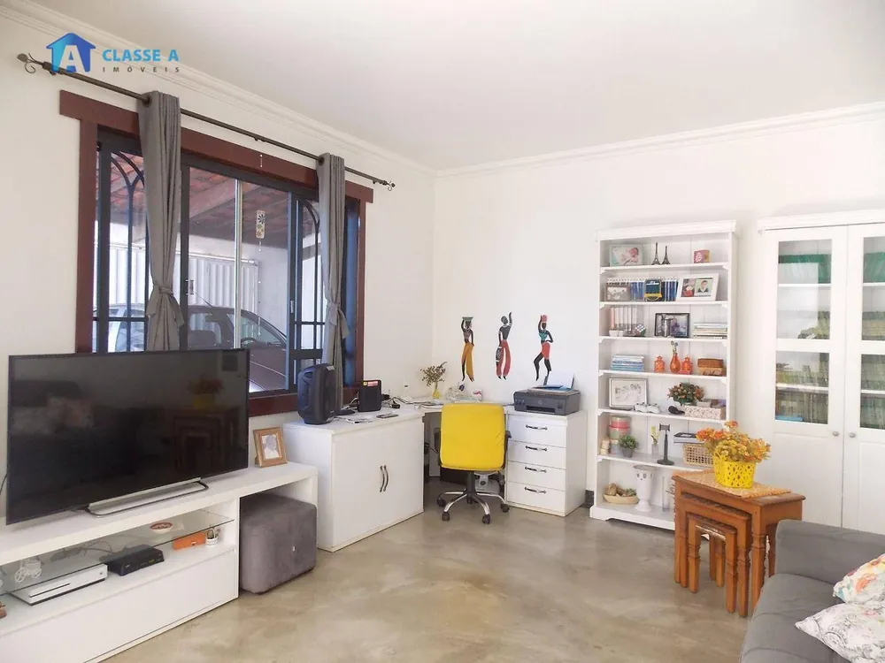Casa, 3 quartos, 261 m² - Foto 1