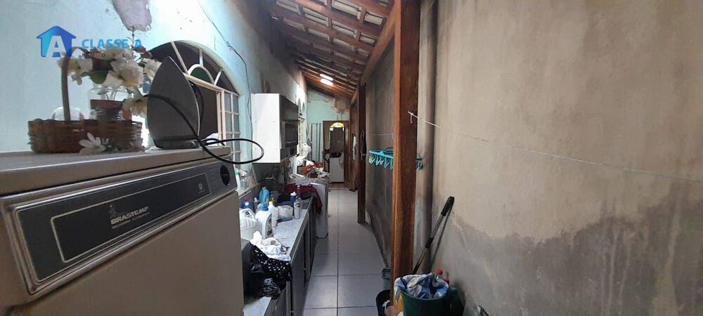 Casa à venda com 3 quartos, 181m² - Foto 6