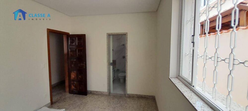 Casa à venda com 4 quartos, 460m² - Foto 2