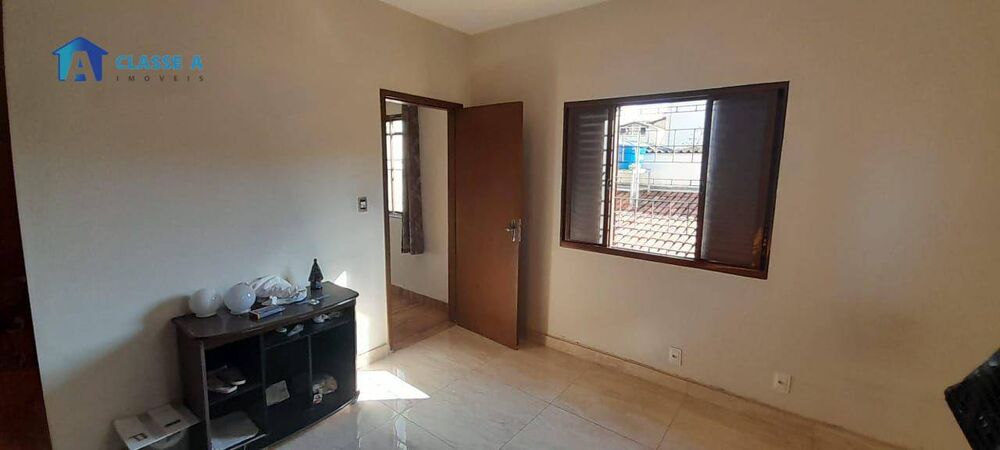 Casa à venda com 4 quartos, 200m² - Foto 5