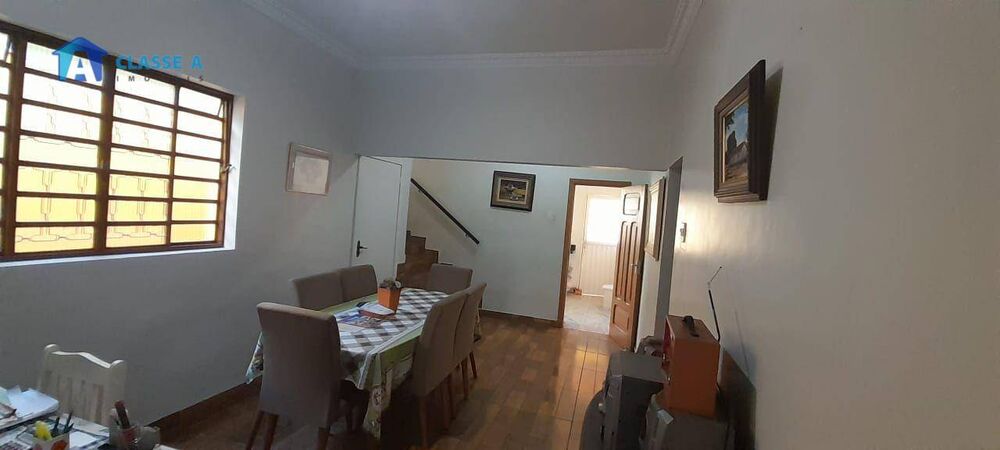 Casa à venda com 4 quartos, 200m² - Foto 17