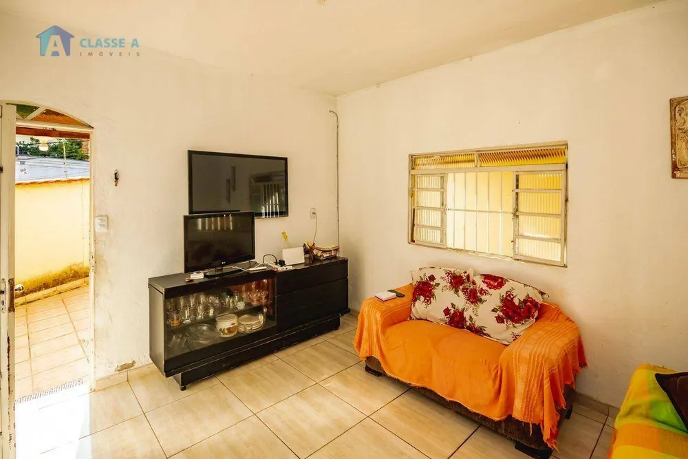 Casa, 4 quartos, 228 m² - Foto 1