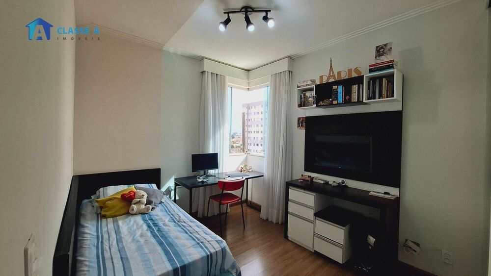 Casa, 4 quartos, 188 m² - Foto 1