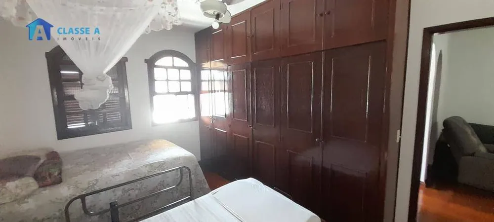 Casa, 4 quartos, 259 m² - Foto 1