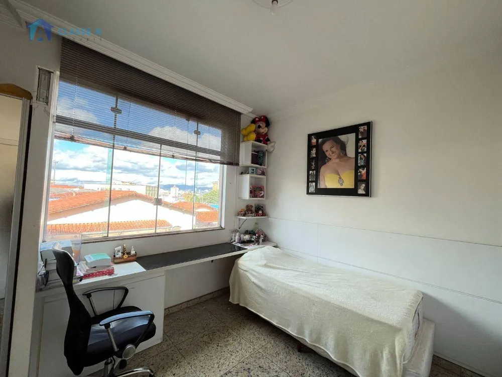 Casa, 4 quartos, 718 m² - Foto 3