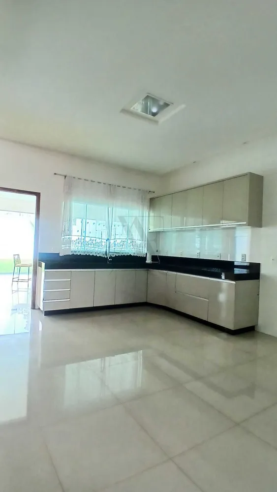 Casa, 3 quartos, 217 m² - Foto 4