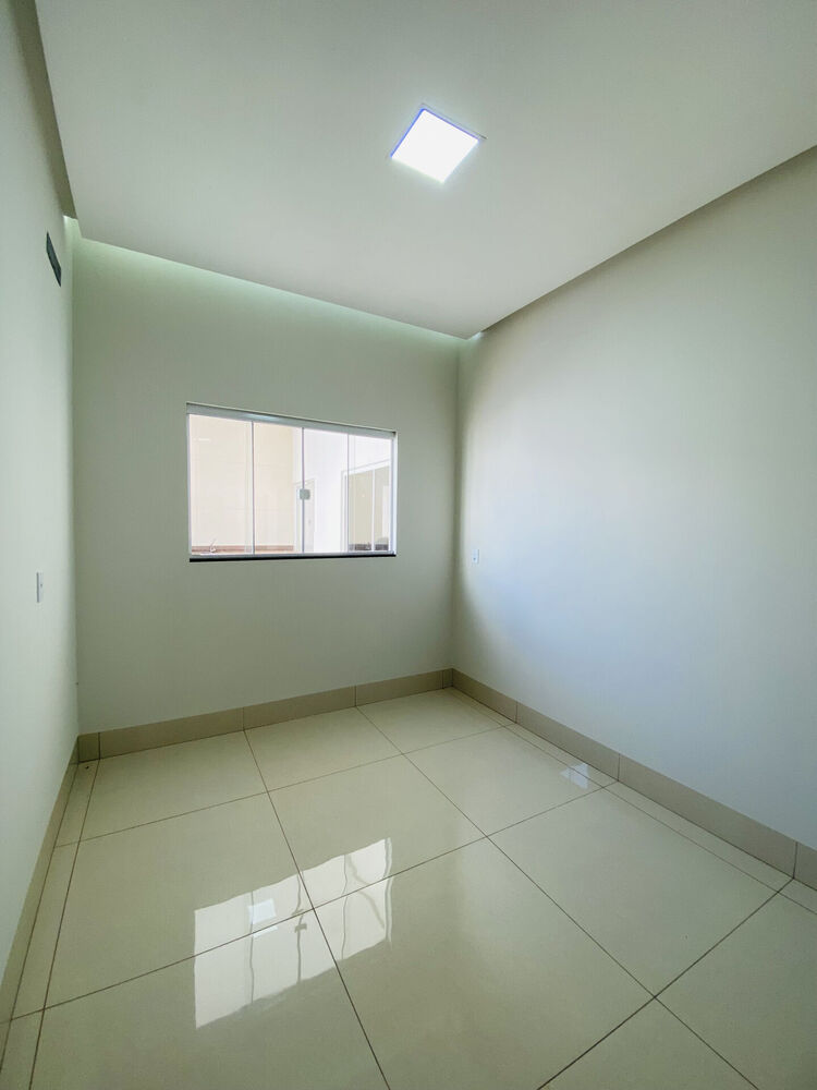 Casa à venda com 3 quartos, 217m² - Foto 2