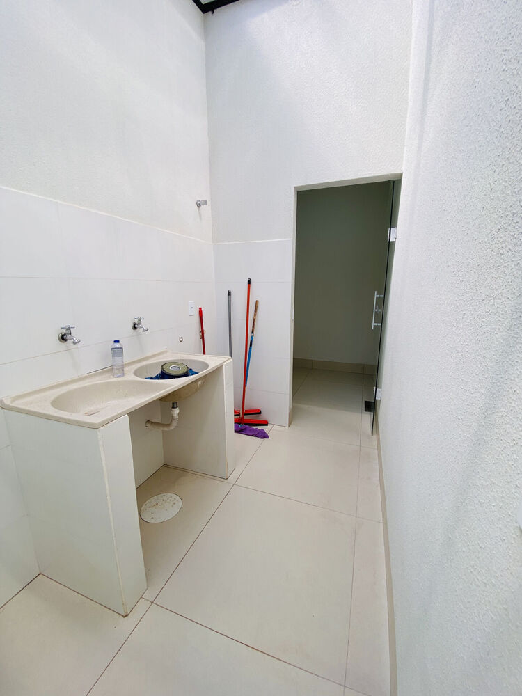 Casa à venda com 3 quartos, 217m² - Foto 4