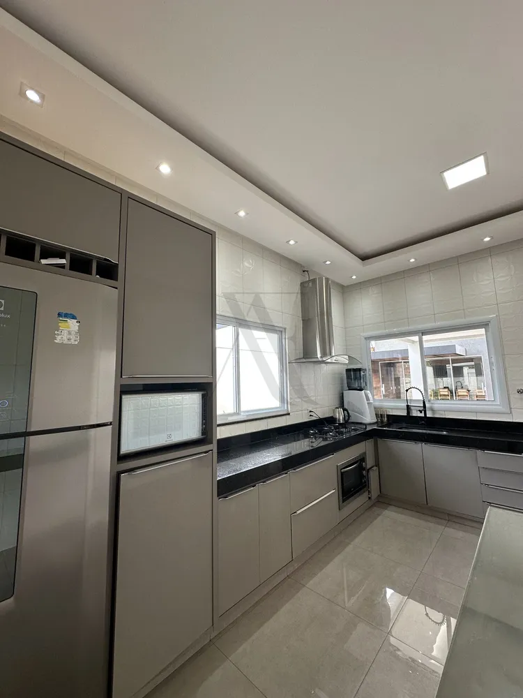 Casa, 3 quartos, 223 m² - Foto 2