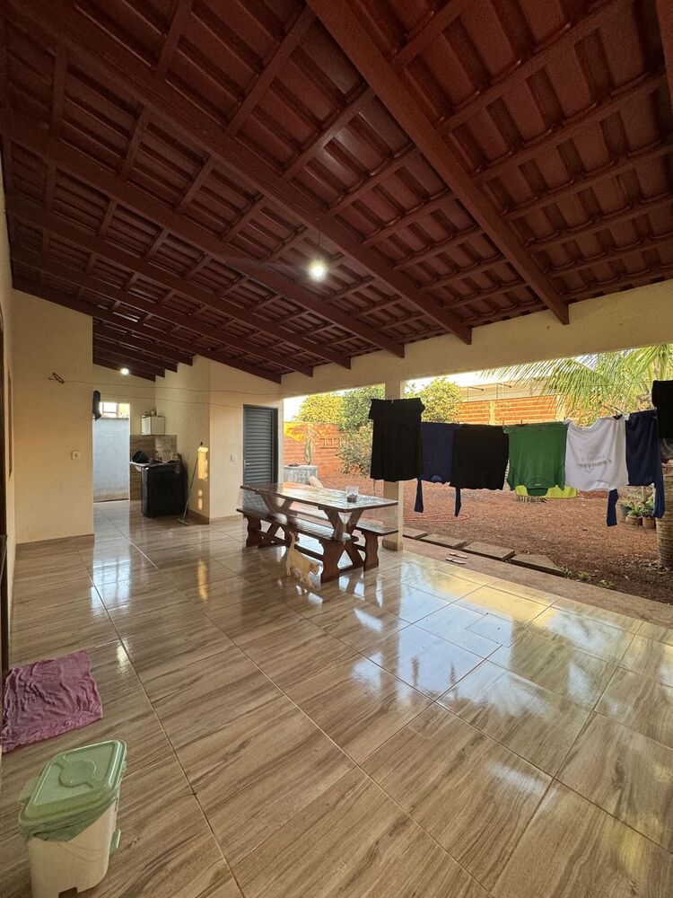 Casa à venda com 3 quartos, 157m² - Foto 2