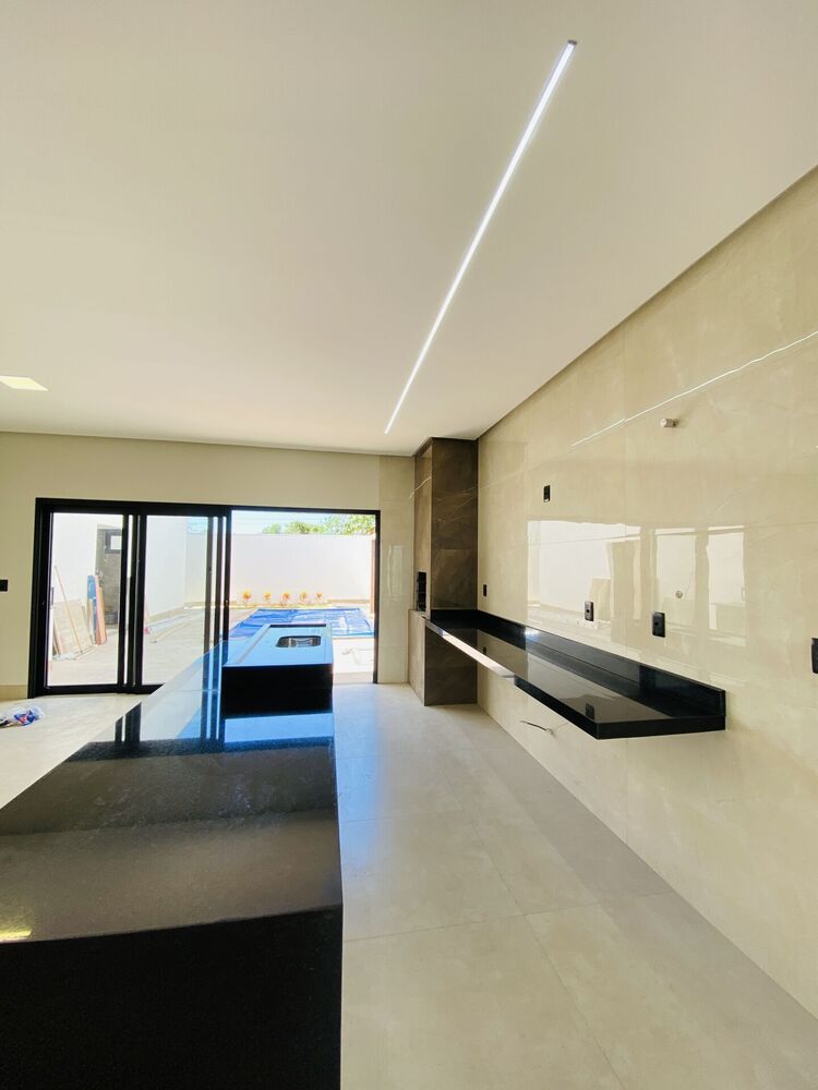 Casa à venda com 3 quartos, 170m² - Foto 2