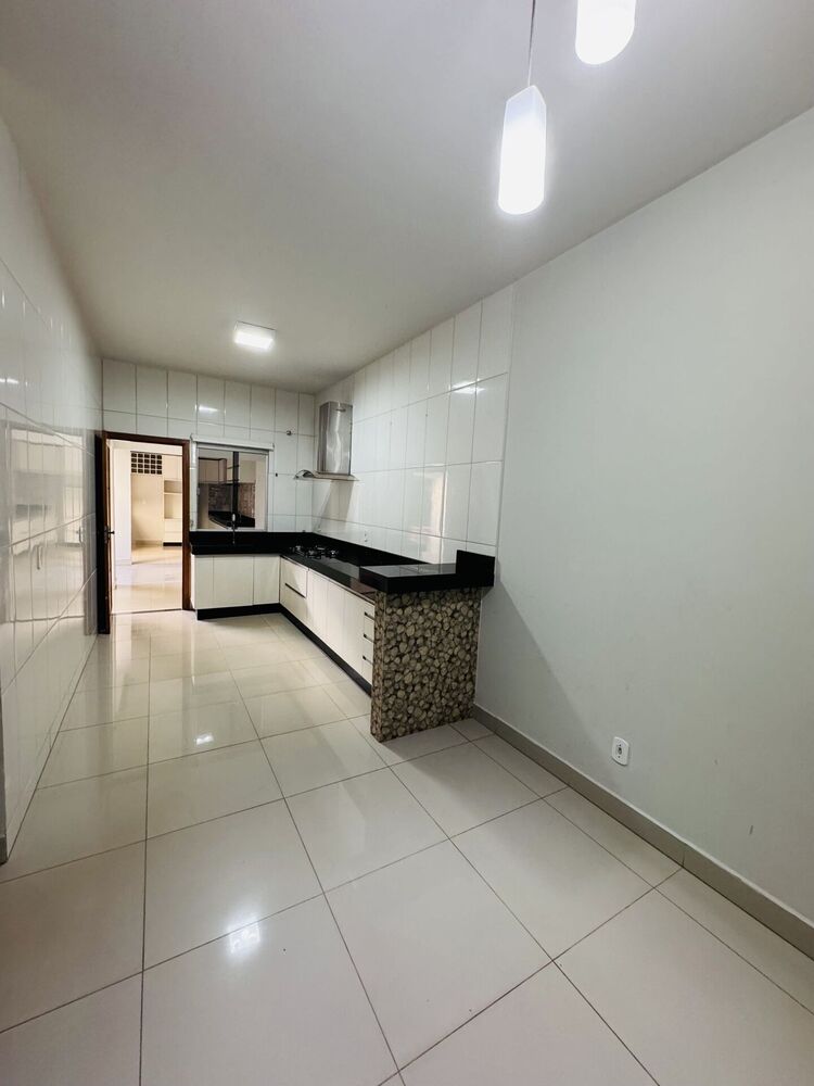 Sobrado, 5 quartos, 336 m² - Foto 2