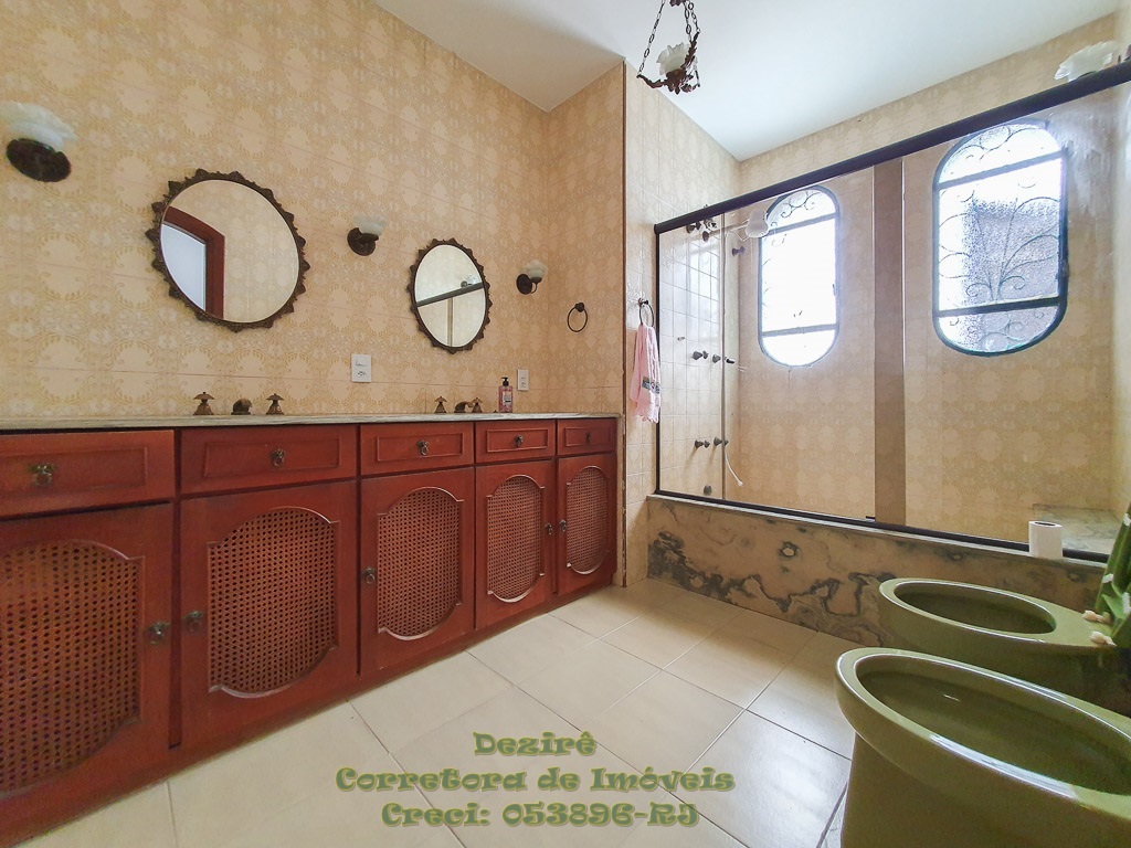 Casa à venda com 5 quartos, 300m² - Foto 12