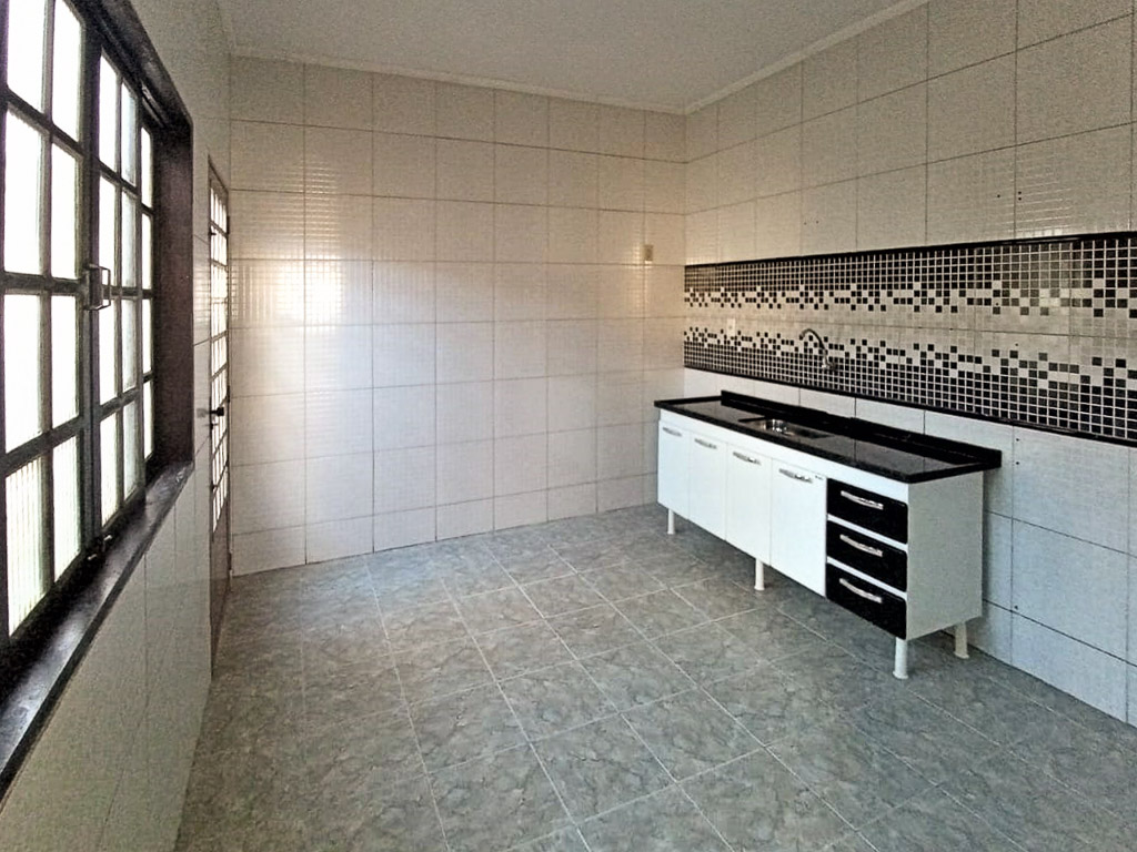 Casa à venda com 3 quartos, 180m² - Foto 7