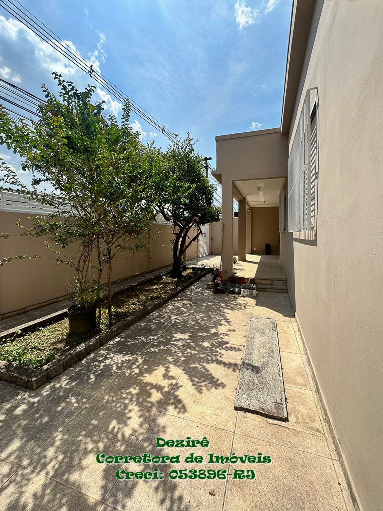 Casa à venda com 4 quartos, 310m² - Foto 28