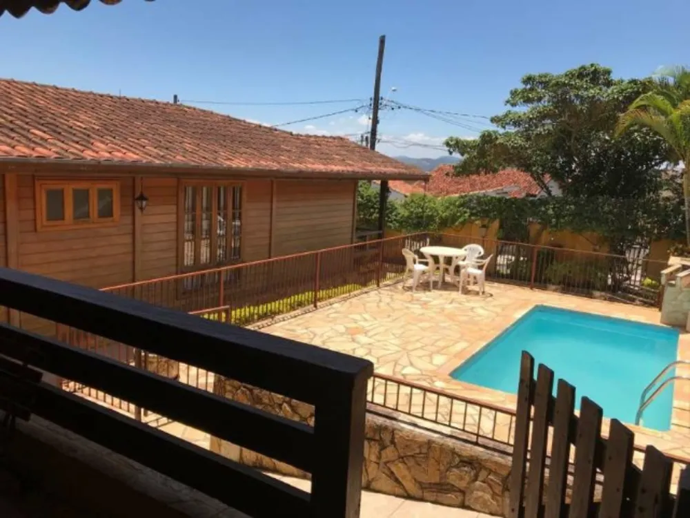 Sobrado, 6 quartos, 200 m² - Foto 1