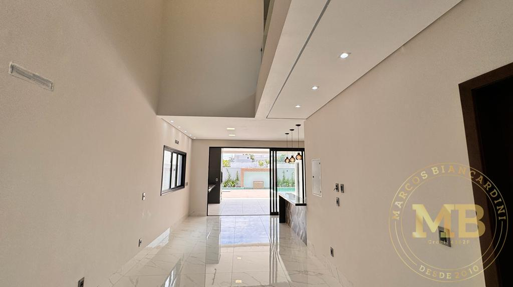 Casa de Condomínio à venda com 4 quartos, 222m² - Foto 2