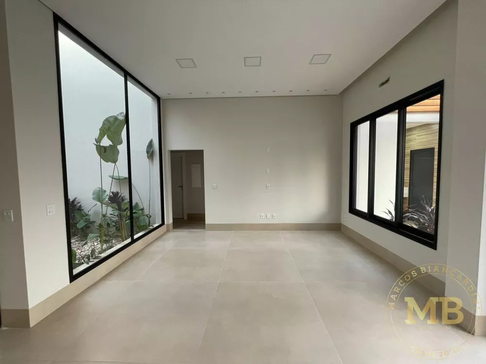 Casa de Condomínio à venda com 3 quartos, 340m² - Foto 2