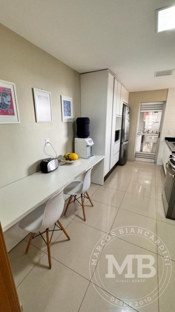 Apartamento à venda com 3 quartos, 156m² - Foto 8